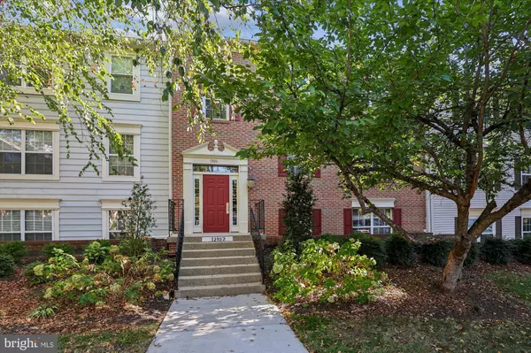 Fairfax, VA 22033,12102 GREENWAY CT #101