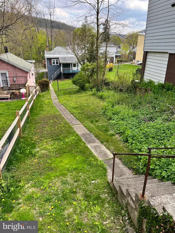 Tamaqua, PA 18252,448 BIDDLE ST