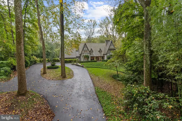 Vienna, VA 22182,10205 CEDAR POND DR
