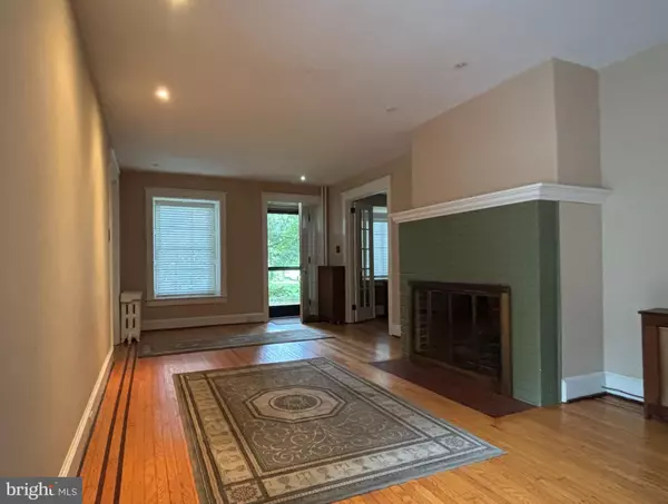 Lancaster, PA 17603,1121 SPRING GROVE AVE