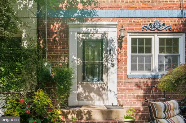 Alexandria, VA 22314,735 BERNARD ST