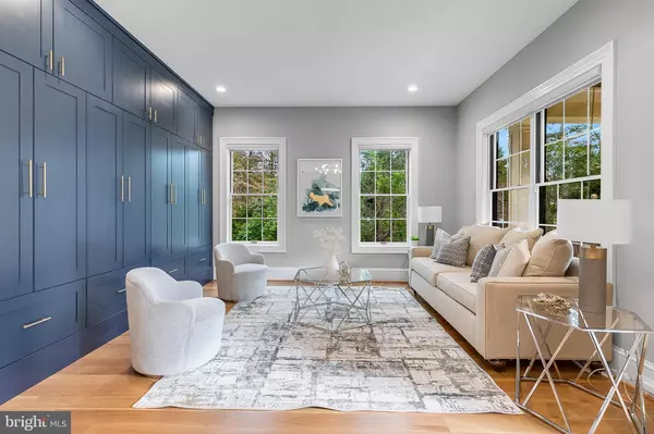 Mclean, VA 22101,7002 RIVER OAKS DR