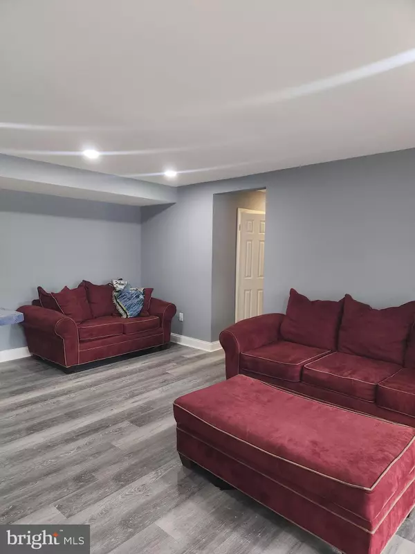 Suitland, MD 20746,3807 SAINT BARNABAS RD #T4