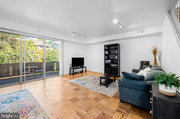 Baltimore, MD 21210,17 HAMILL RD #F