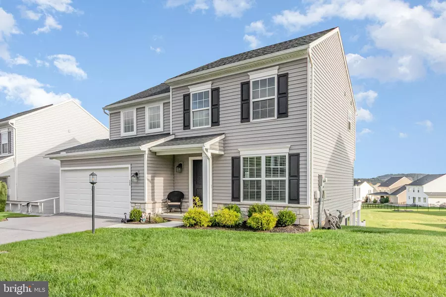 584 SMOKE HOUSE DRIVE, Mechanicsburg, PA 17055