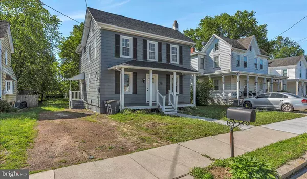 Elmer, NJ 08318,212 BROAD ST