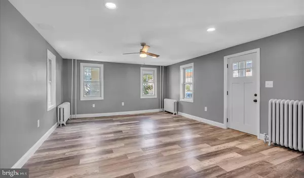 Elmer, NJ 08318,212 BROAD ST