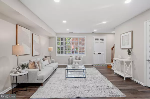 Rockville, MD 20850,881 AZALEA DR #24-881