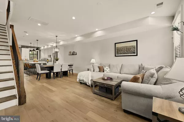 Alexandria, VA 22314,1117 QUEEN ST