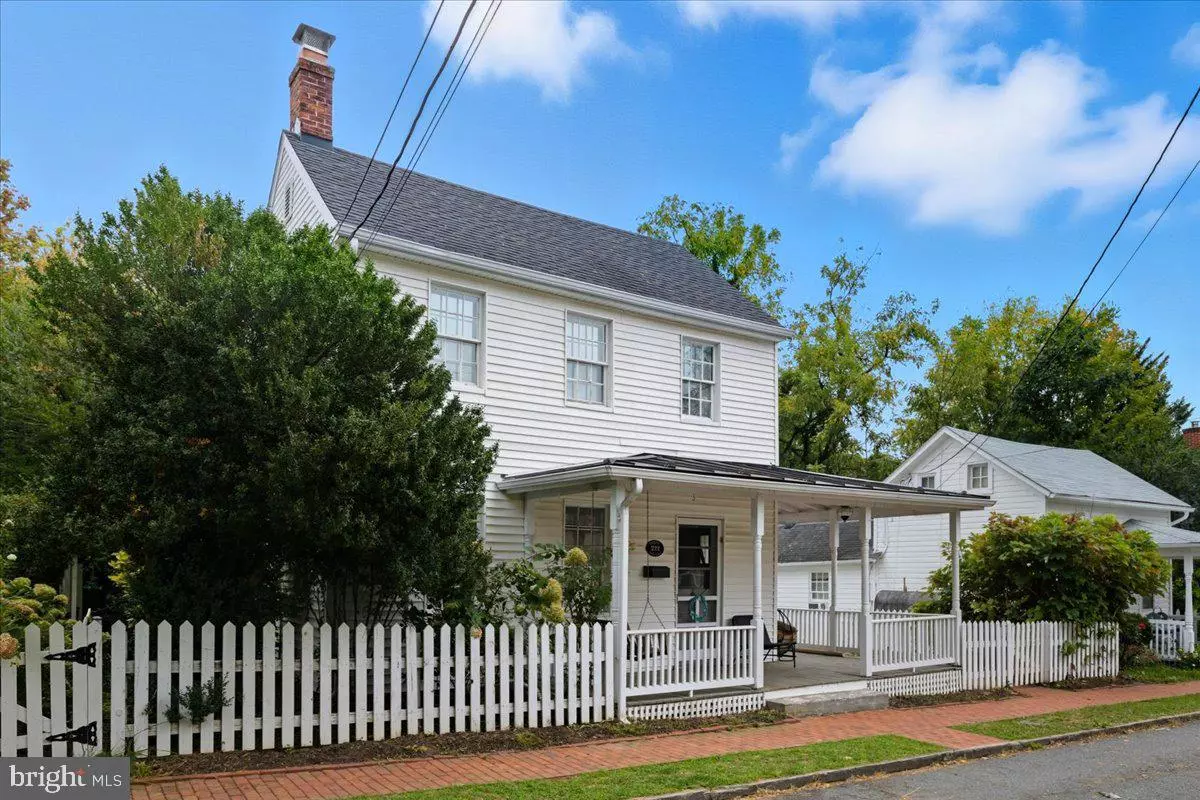 Leesburg, VA 20176,222 WIRT ST NW