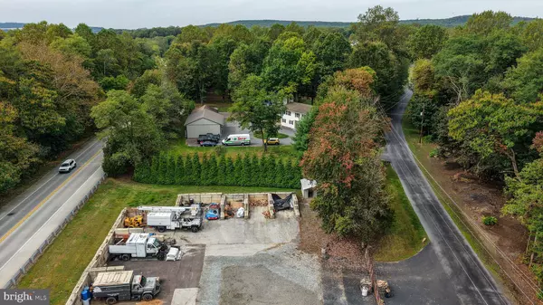 100 WARWICK RD, Elverson, PA 19520