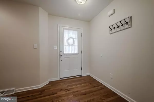 Smyrna, DE 19977,15 LIVE OAK DR