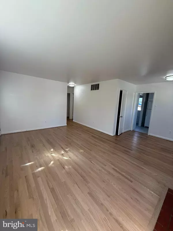 Arlington, VA 22207,3601 17TH ST N