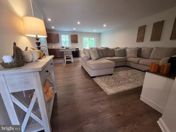 Blackwood, NJ 08012,71 SOUTHWIND DR