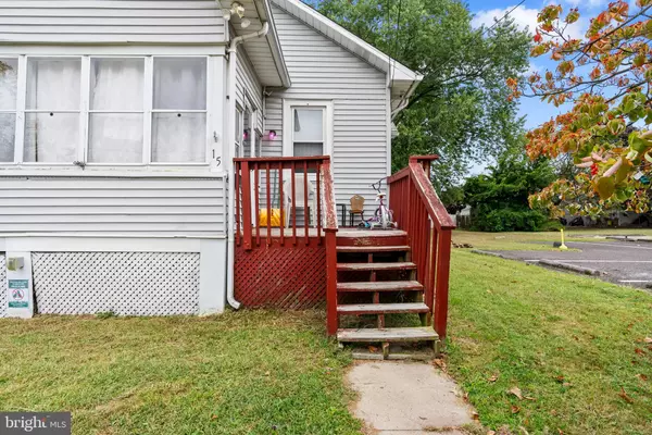 Maple Shade, NJ 08052,15 N POPLAR AVE