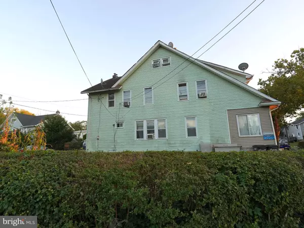 Oaklyn, NJ 08107,200 EVERGREEN AVE