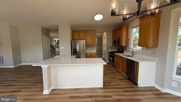 Chantilly, VA 20152,42721 CENTER ST