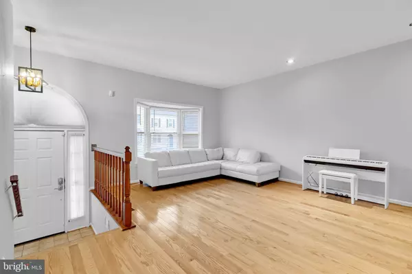 Springfield, VA 22152,8110 SQUIRREL RUN RD