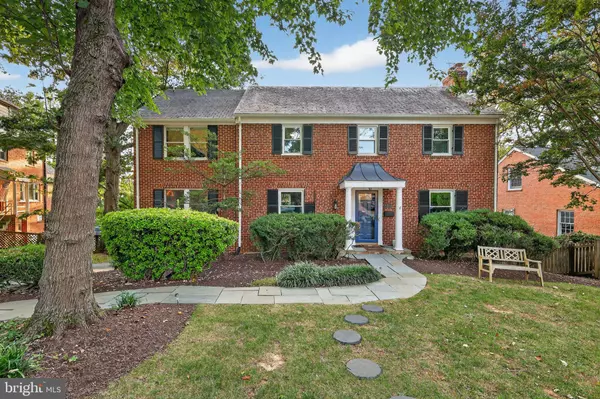 9302 W PARKHILL DR, Bethesda, MD 20814