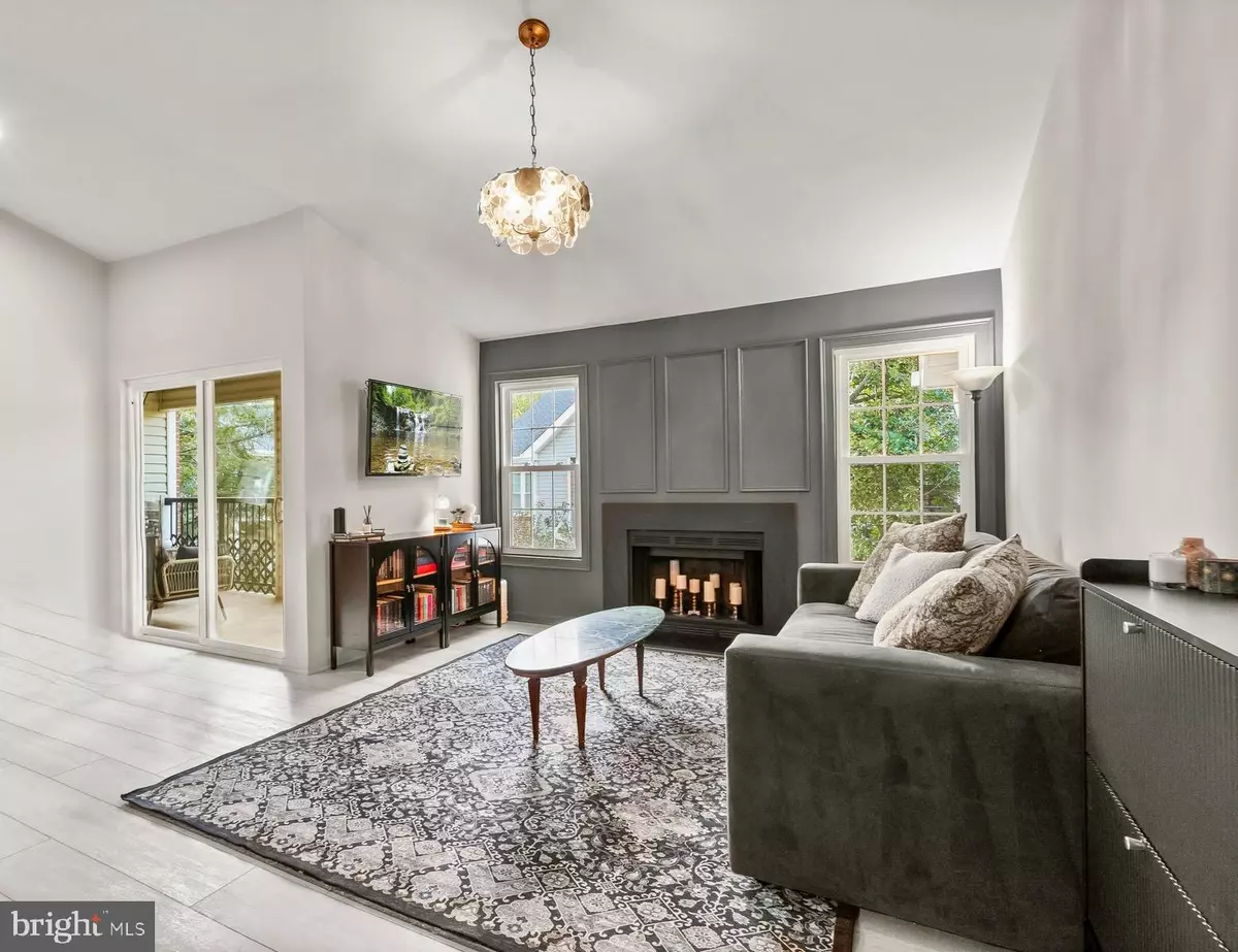 Alexandria, VA 22302,3308 WYNDHAM CIR #323