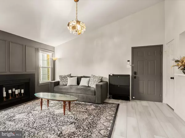 Alexandria, VA 22302,3308 WYNDHAM CIR #323