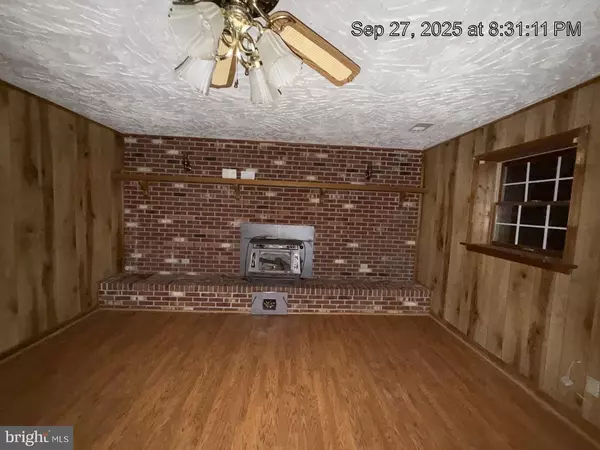 Fredericksburg, VA 22408,537 BUTTERNUT DR