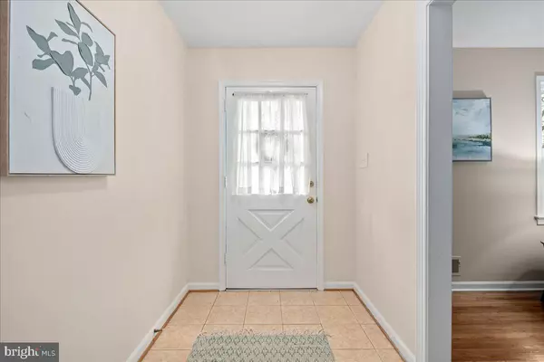 Annandale, VA 22003,5025 KINGSTON DR