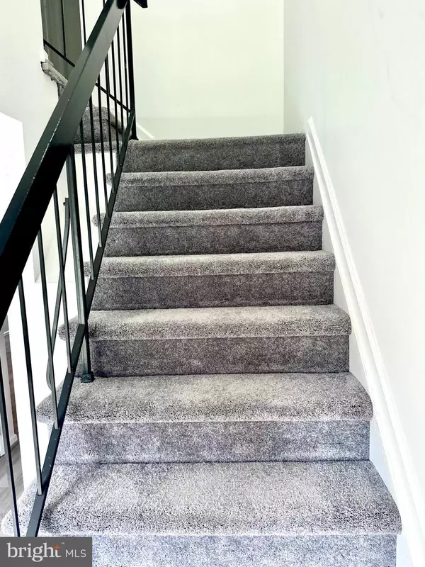 East Windsor, NJ 08520,102 TEAL CT