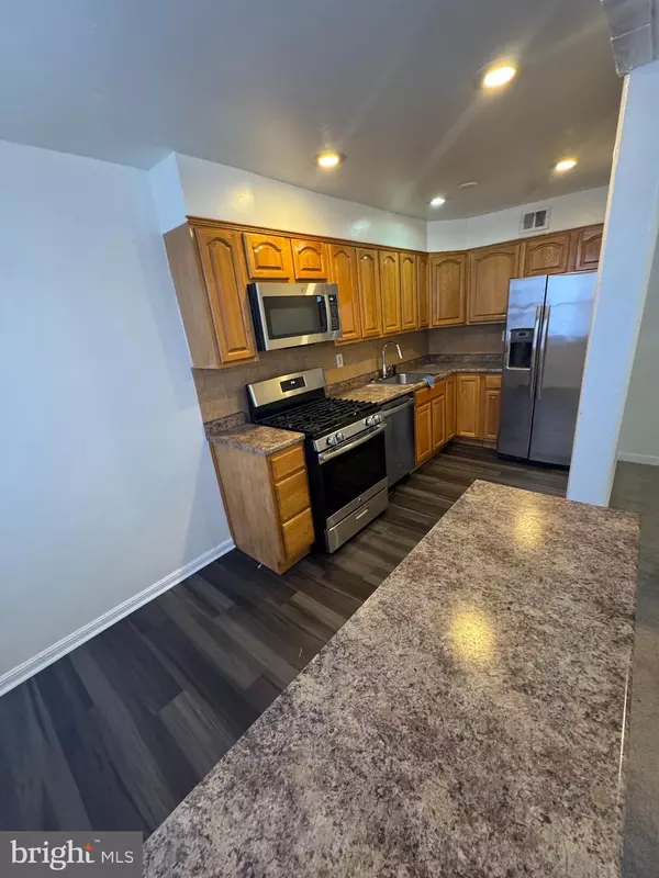 Philadelphia, PA 19120,181 E WALNUT PARK DR