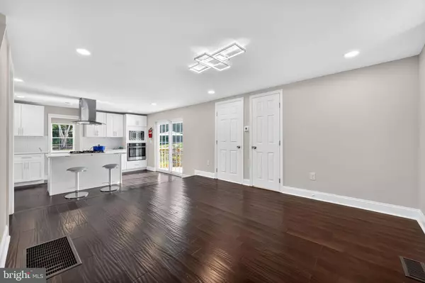 Mullica Hill, NJ 08062,20 NEW ST