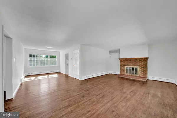 Ewing, NJ 08638,24 FEDERAL CITY RD