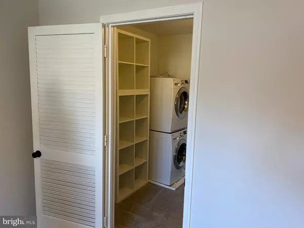 Springfield, VA 22152,5800-E TORINGTON DR #836