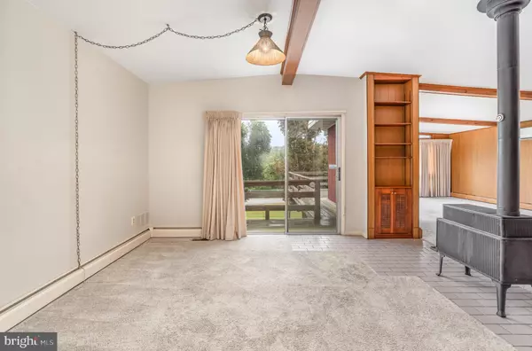 Hanover, PA 17331,8 LAKEVIEW TER