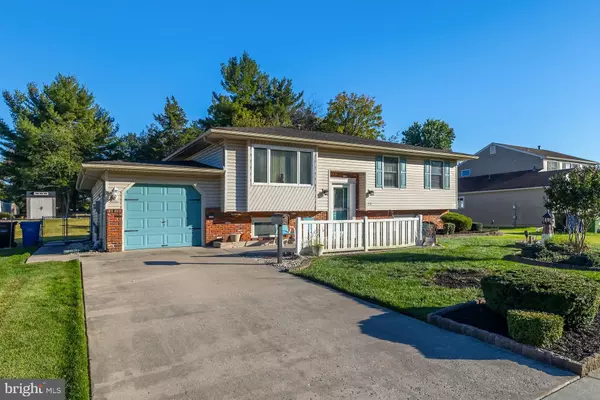 Blackwood, NJ 08012,29 HYANNIS AVE