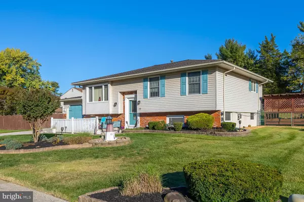 29 HYANNIS AVE, Blackwood, NJ 08012