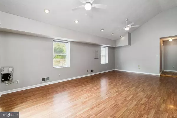 Severna Park, MD 21146,315 SOUTH DRIVE