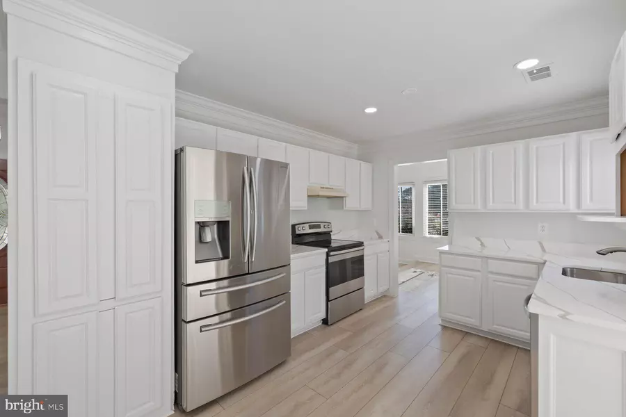 110 SUGARLAND RUN DR, Sterling, VA 20164