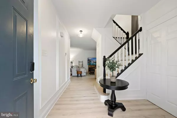 Centreville, VA 20120,14415 GLENCREST CIR #112