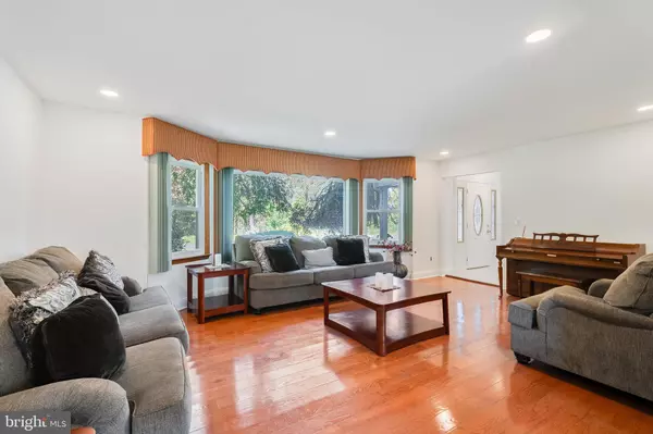 Dayton, NJ 08810,9 HAYPRESS RD