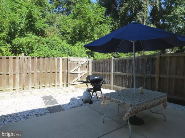 Landover, MD 20785,7730 MERRICK LN