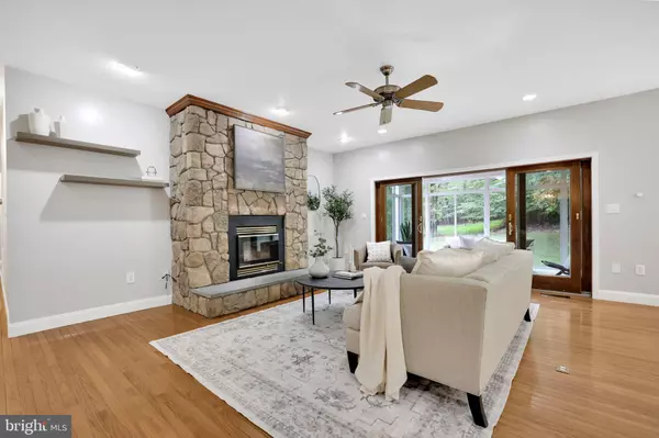 Leesburg, VA 20176,41541 CARTER RIDGE LN