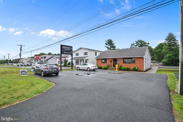 Dover, DE 19901,1665 S DUPONT HWY