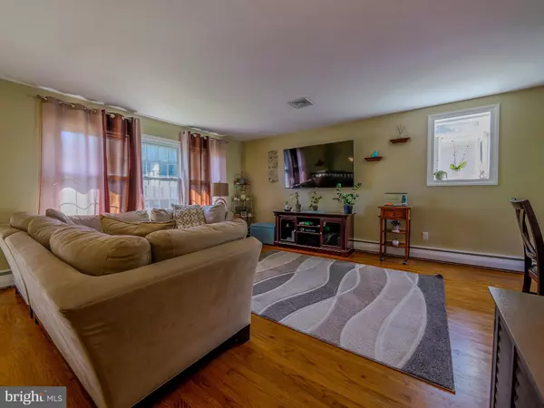 Aston, PA 19014,2370 CRESTVIEW LN