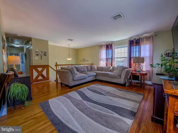 Aston, PA 19014,2370 CRESTVIEW LN