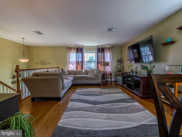 Aston, PA 19014,2370 CRESTVIEW LN