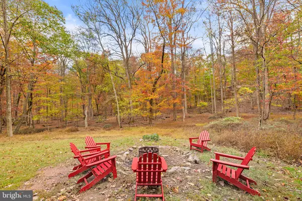 Hedgesville, WV 25427,278 BLACK HAWK LN