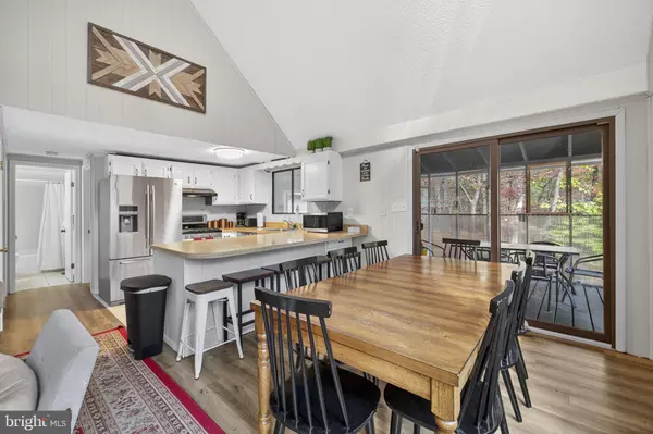 Hedgesville, WV 25427,278 BLACK HAWK LN