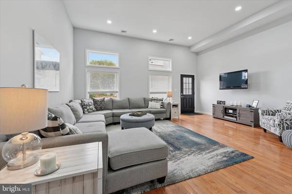 Philadelphia, PA 19125,313 E WILDEY ST