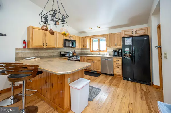 Oakland, MD 21550,329 LEMLEY DR