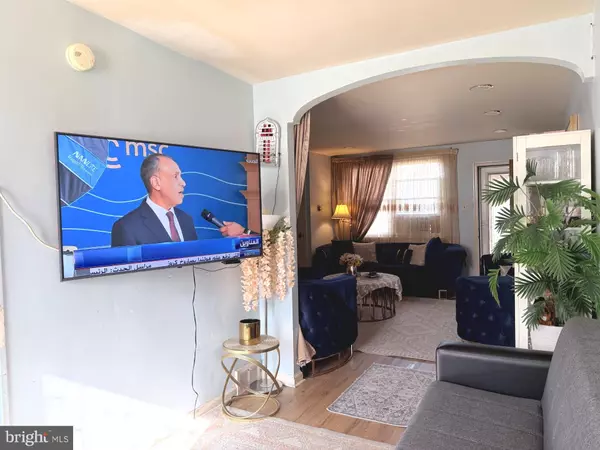 Philadelphia, PA 19135,6323 HEGERMAN ST